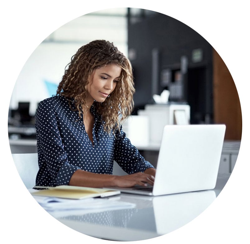 woman-on-computer