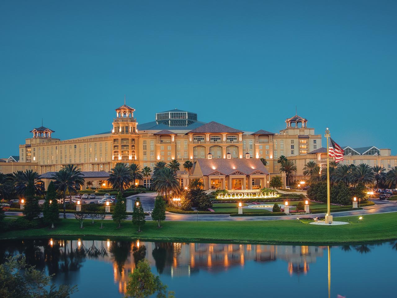 gaylord_palms_exterior_dusk